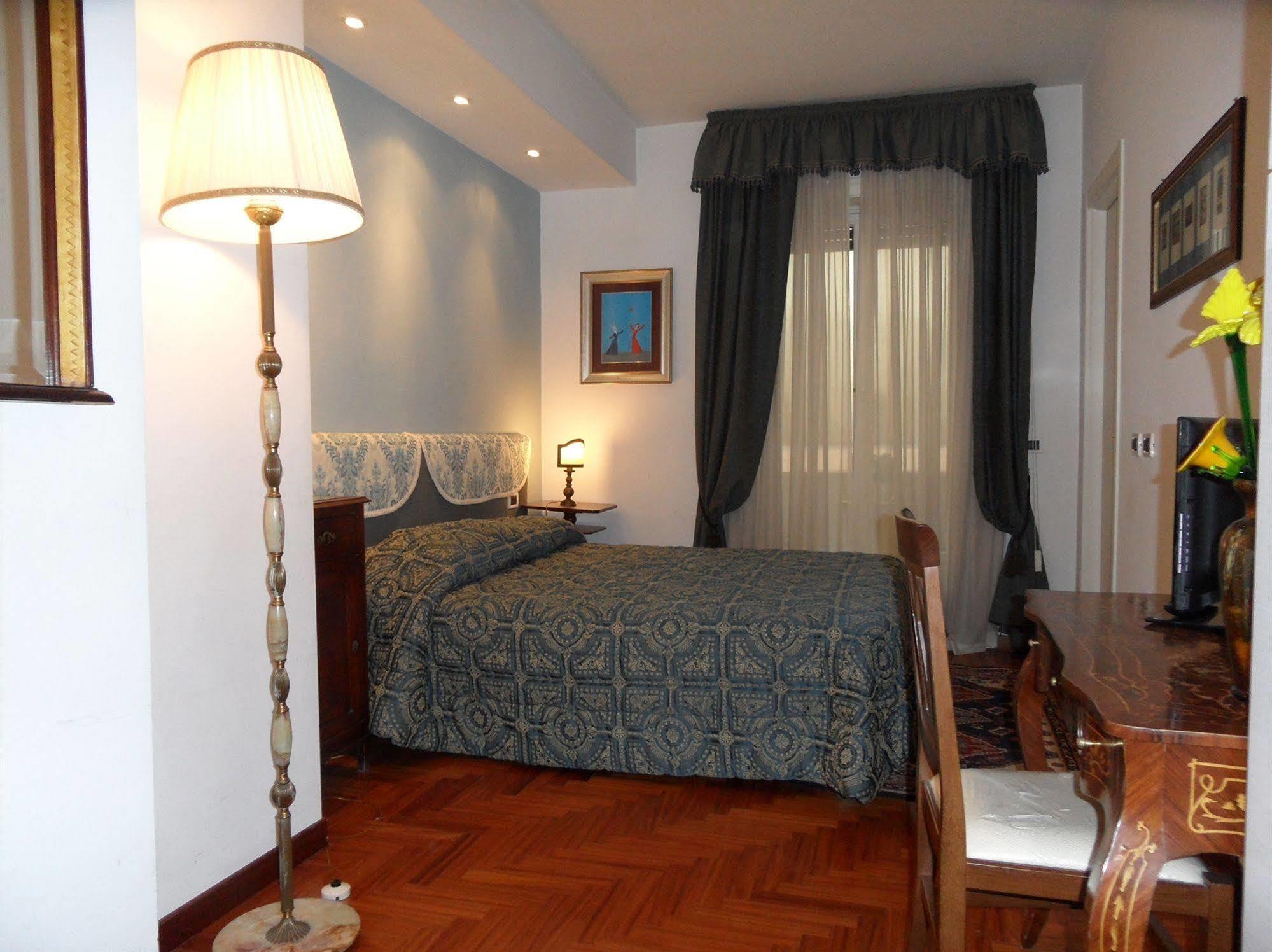 Il Rosso E Il Blu Hotel Rome Exterior photo